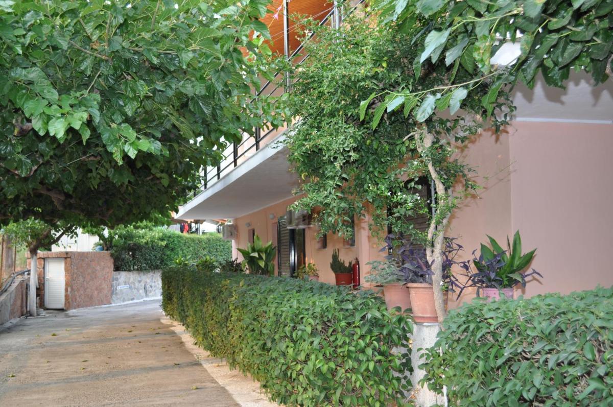 Olympion Village Studios - Housity