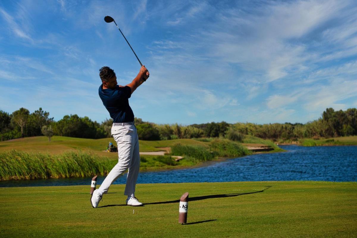 As comodidades de golfe no hotel ou nas proximidades