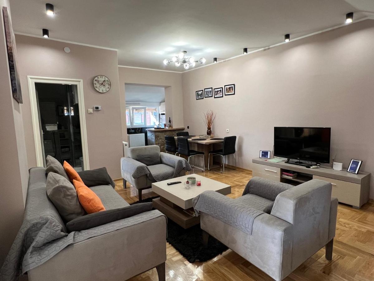 Apartman Stojanović - Housity