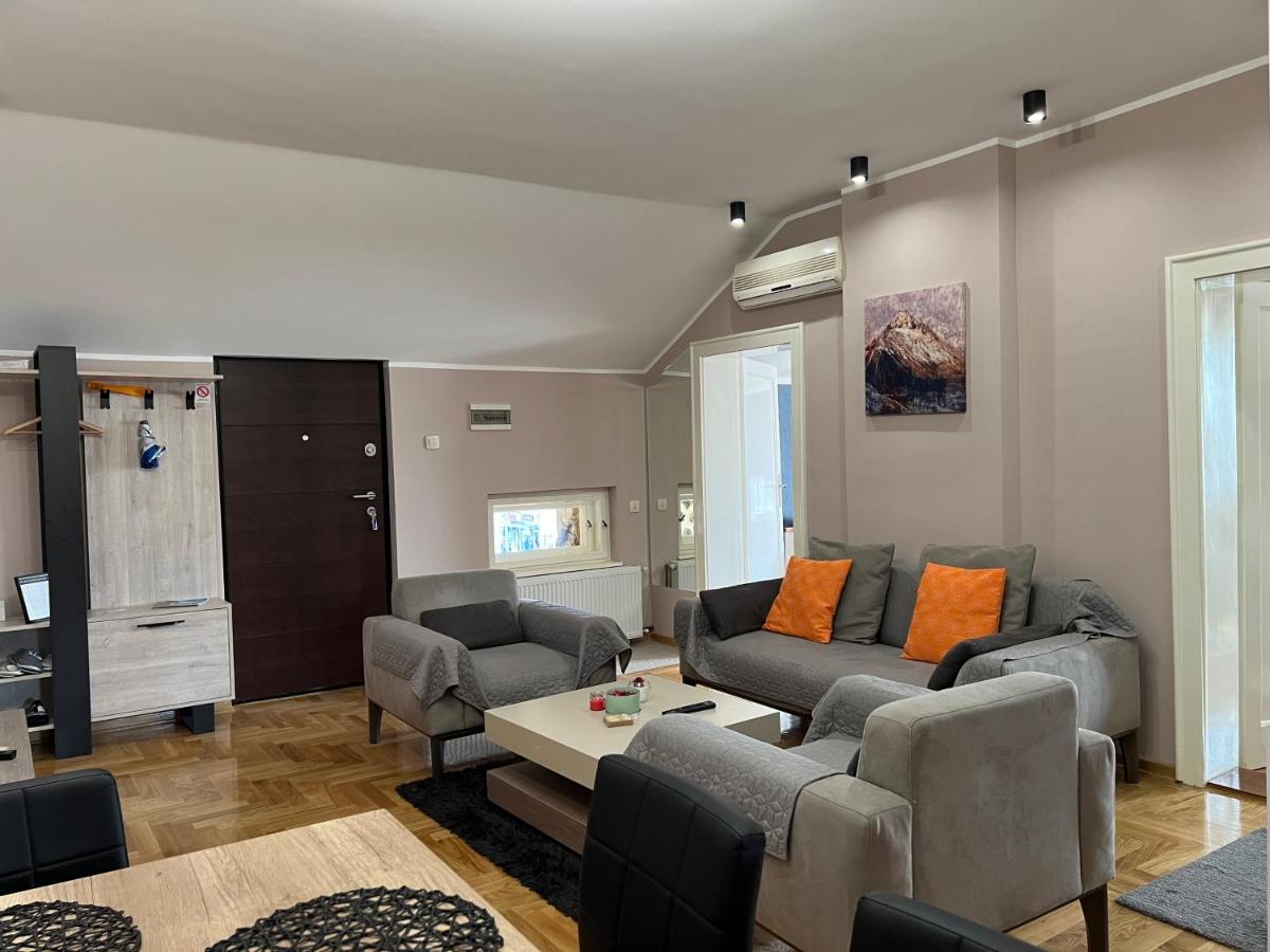 Apartman Stojanović - Housity