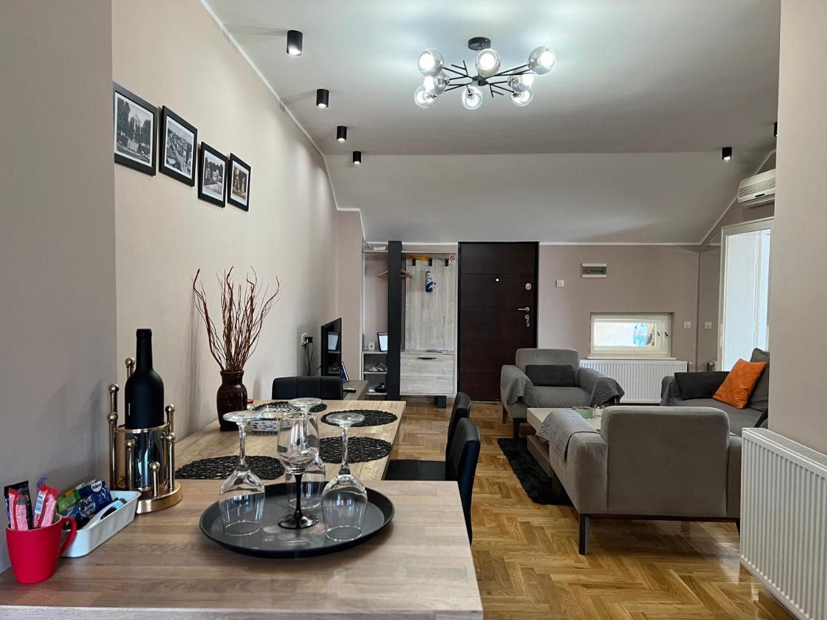 Apartman Stojanović - Housity