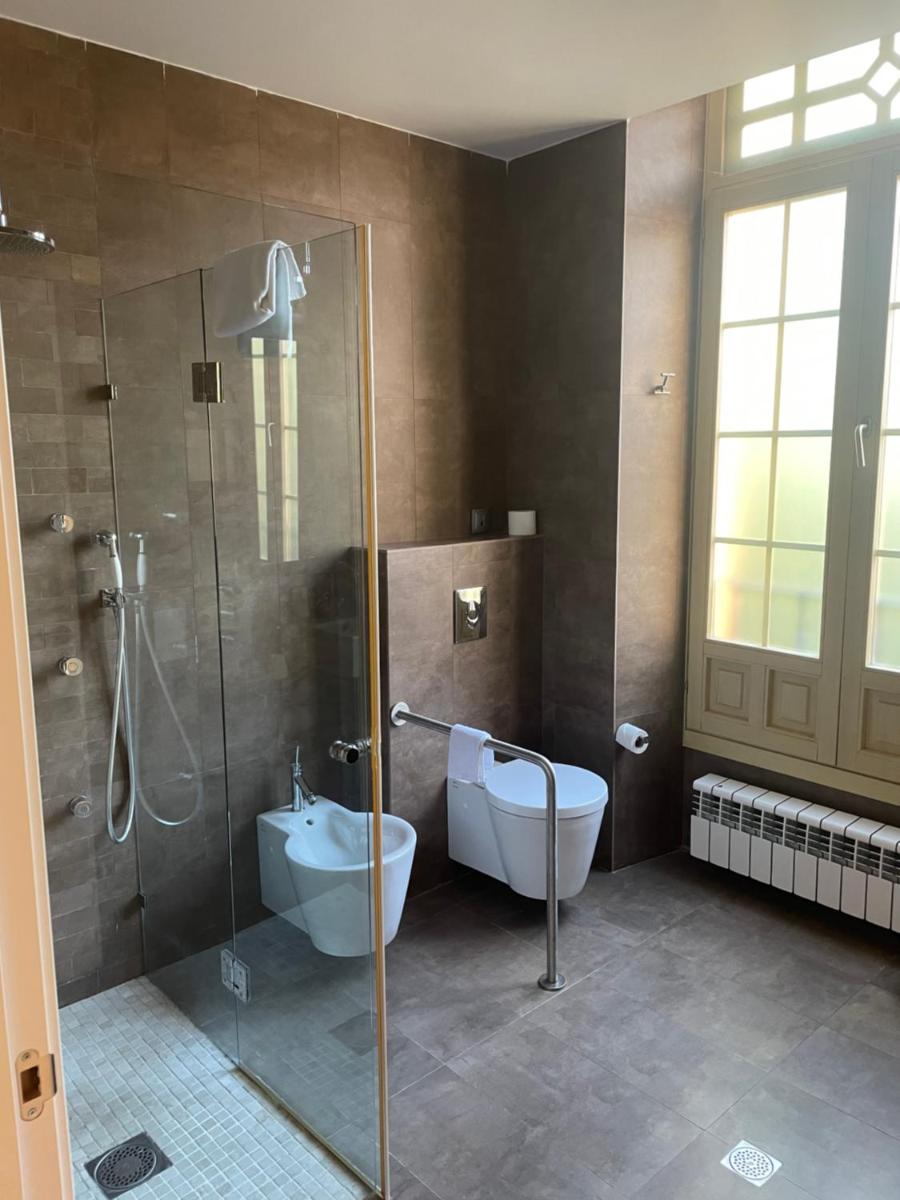 Un baño de Hotel Termas Balneario Termas Pallares