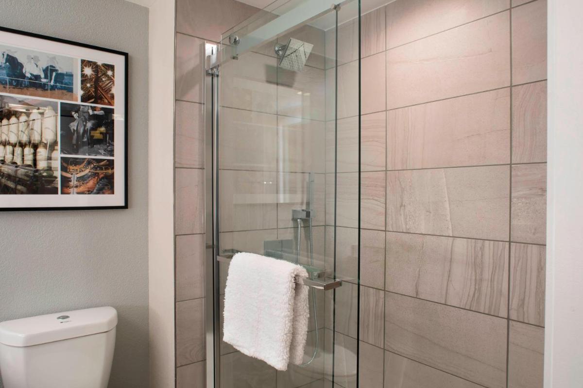 Winston-Salem Marriott - Housity