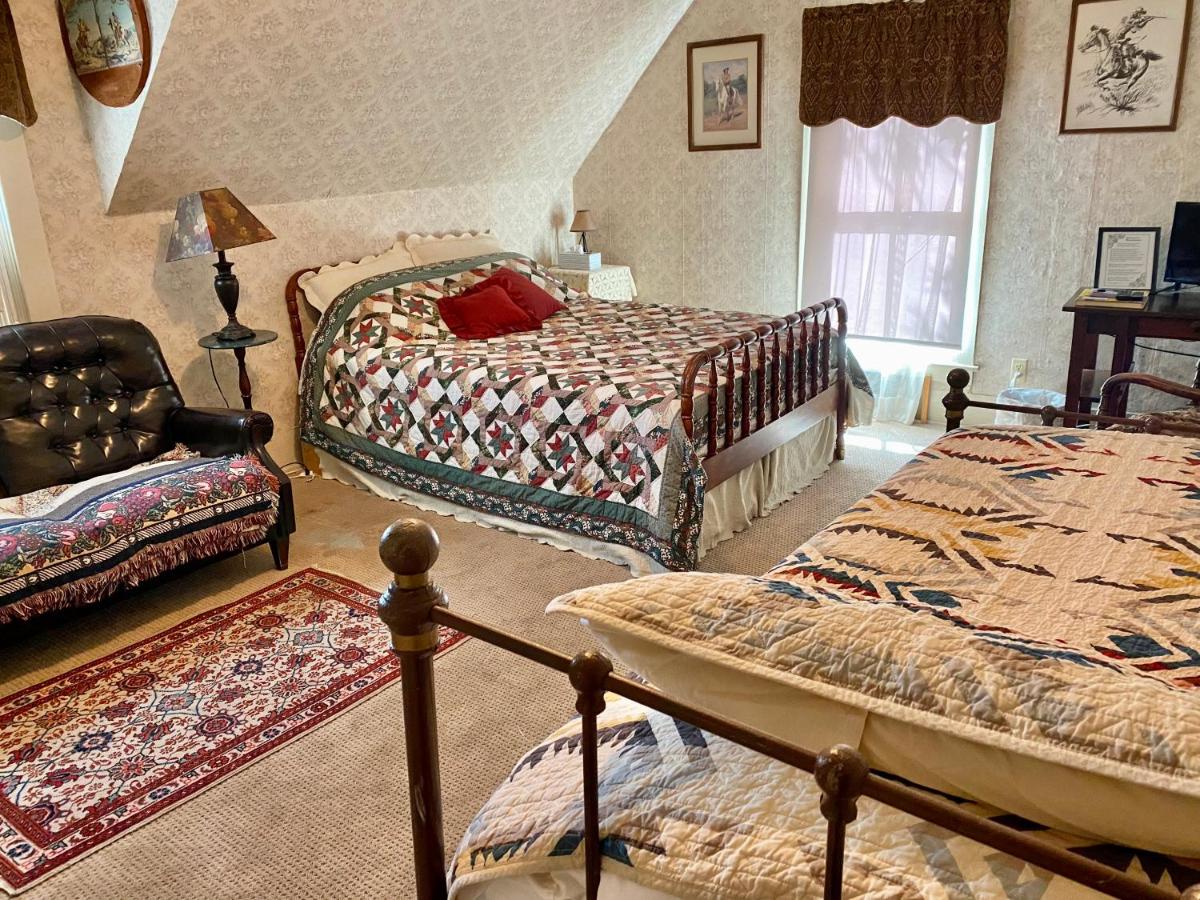 Pansy’s Parlor Bed & Breakfast - Housity