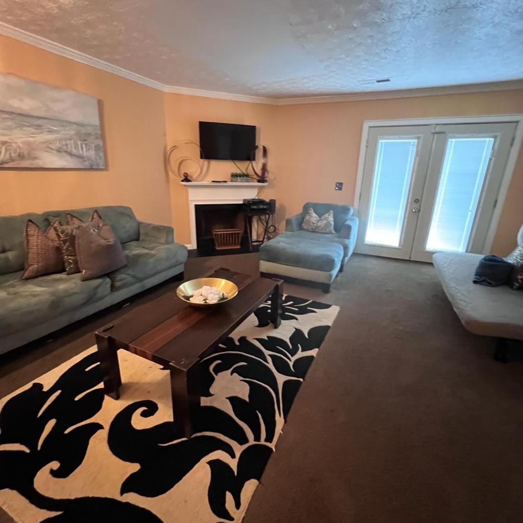 2BR Comfort in Lithonia Near Stone Mountain park - Housity