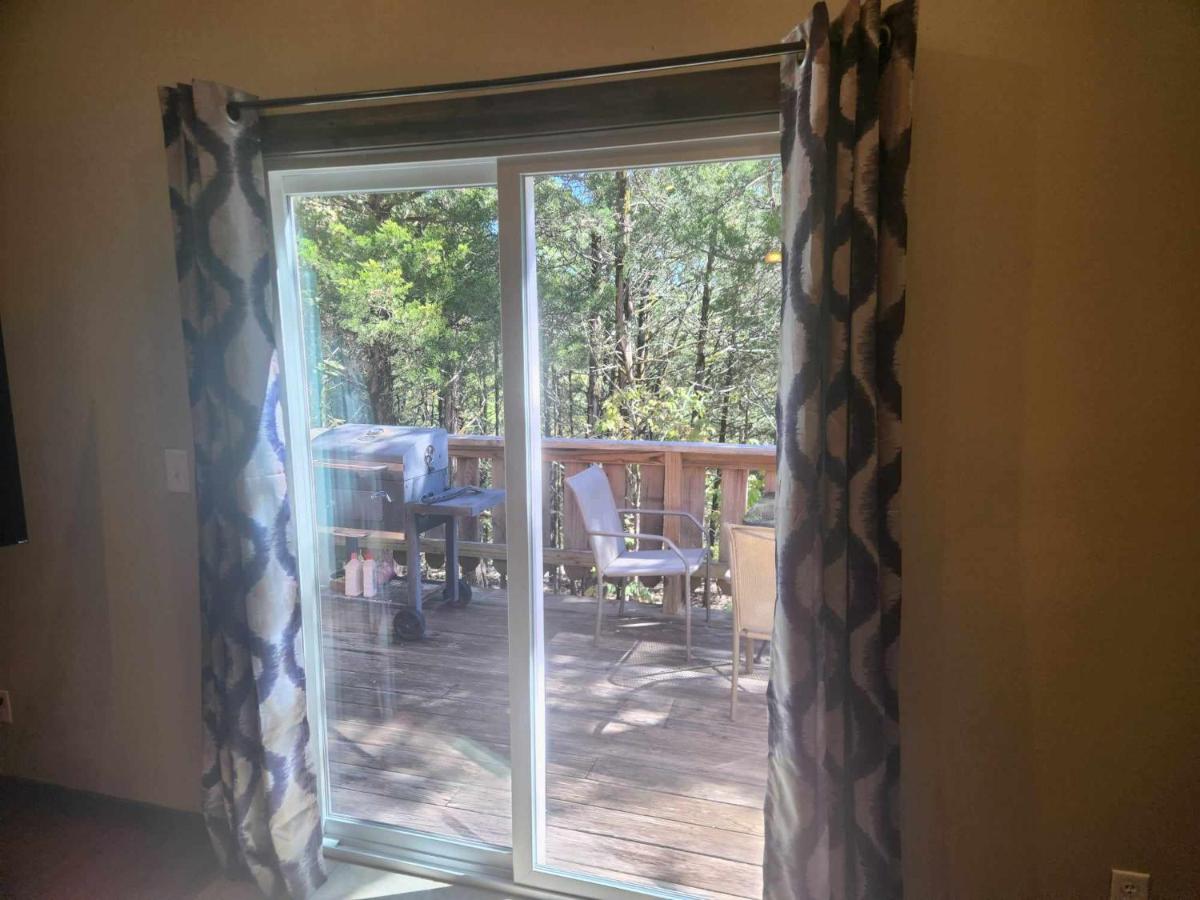 Diver's Den - Housity