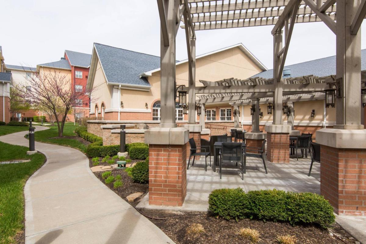 Residence Inn Kansas City Airport - Housity