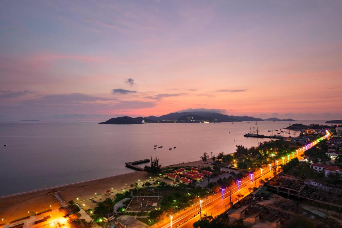 Crown Hotel Nha Trang - Hizvo