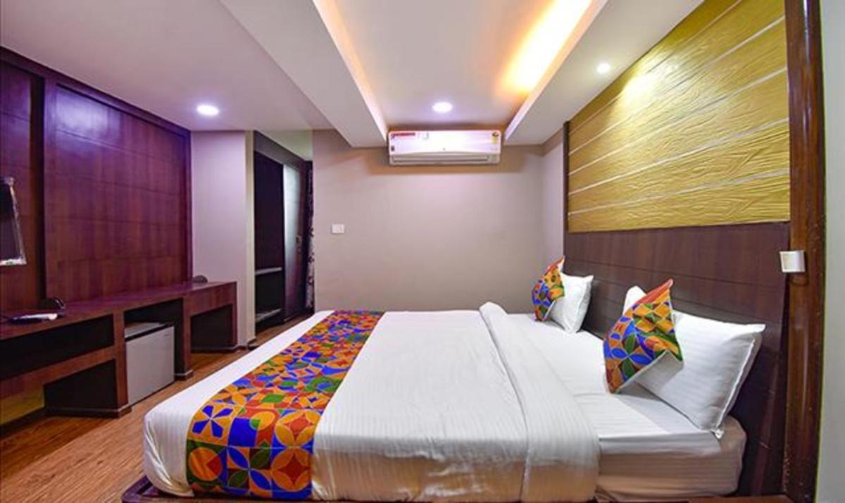 FabExpress Ocean Inn Colva - Housity