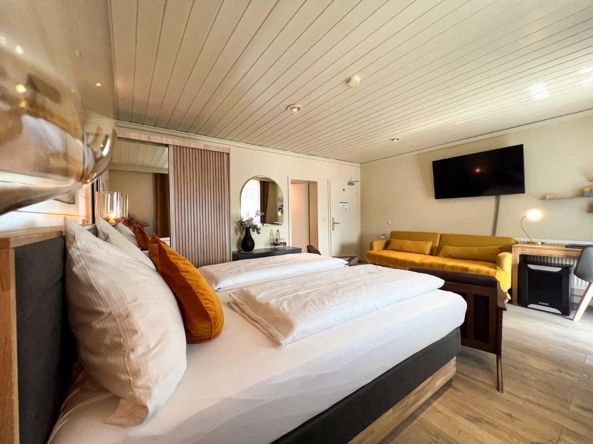 Hotel Schlossblick Chiemsee - Housity