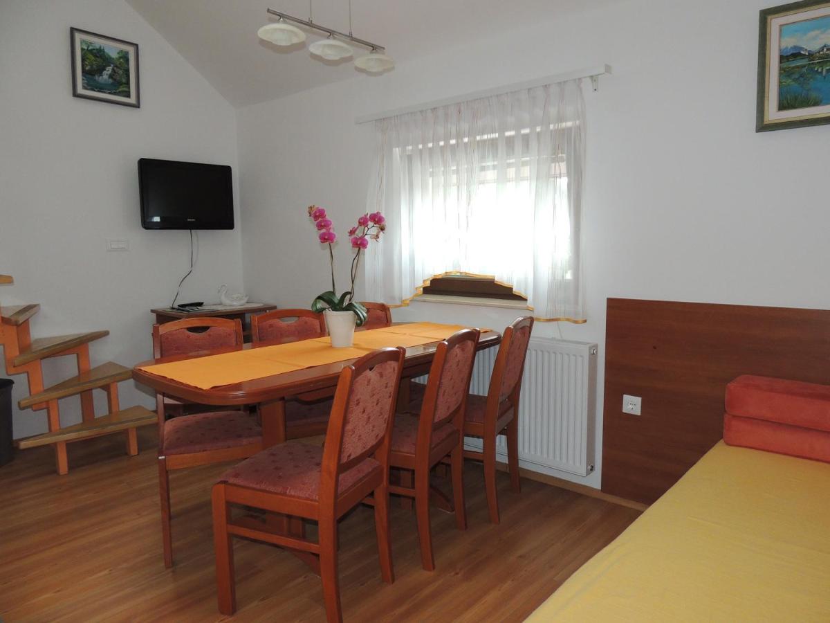 Apartments and Rooms Tavcar - Housity