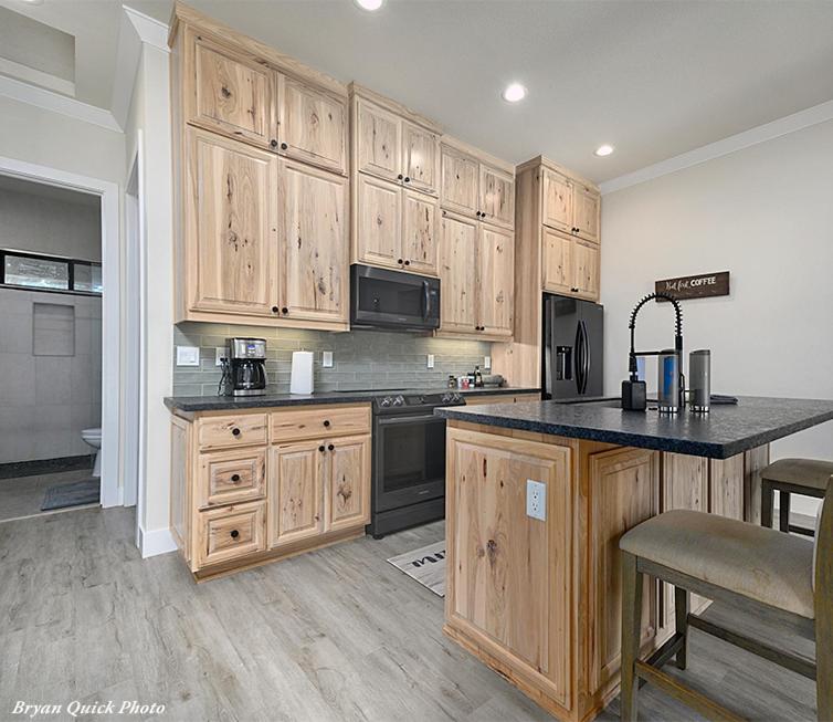 Three Bedroom River Access - Housity