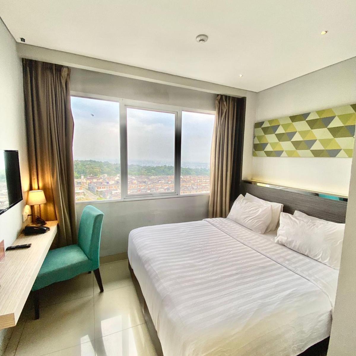 Clove Hotel Bandung - Housity