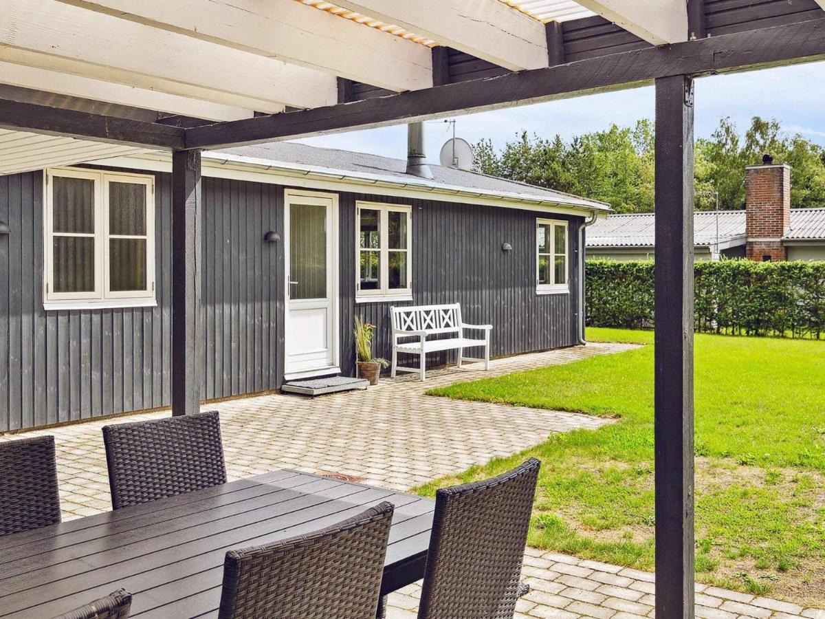 6 person holiday home in Fårvang - Housity
