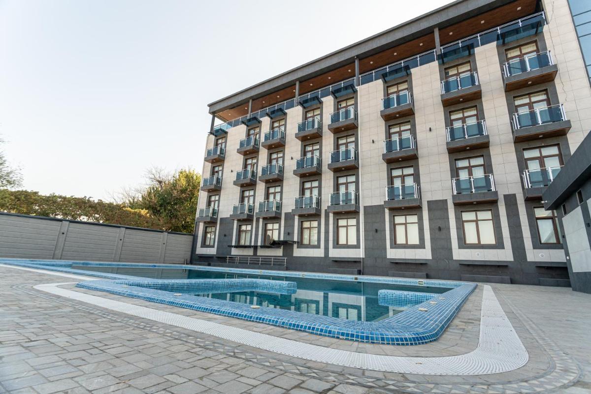 Suitetrails - Rayyan Hotel & SPA Tashkent