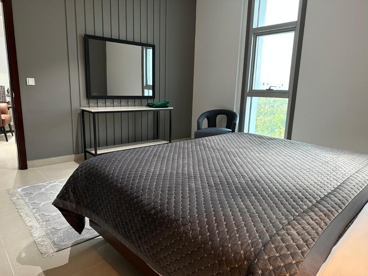 One Constitution Avenue by Goldfinch - Housity