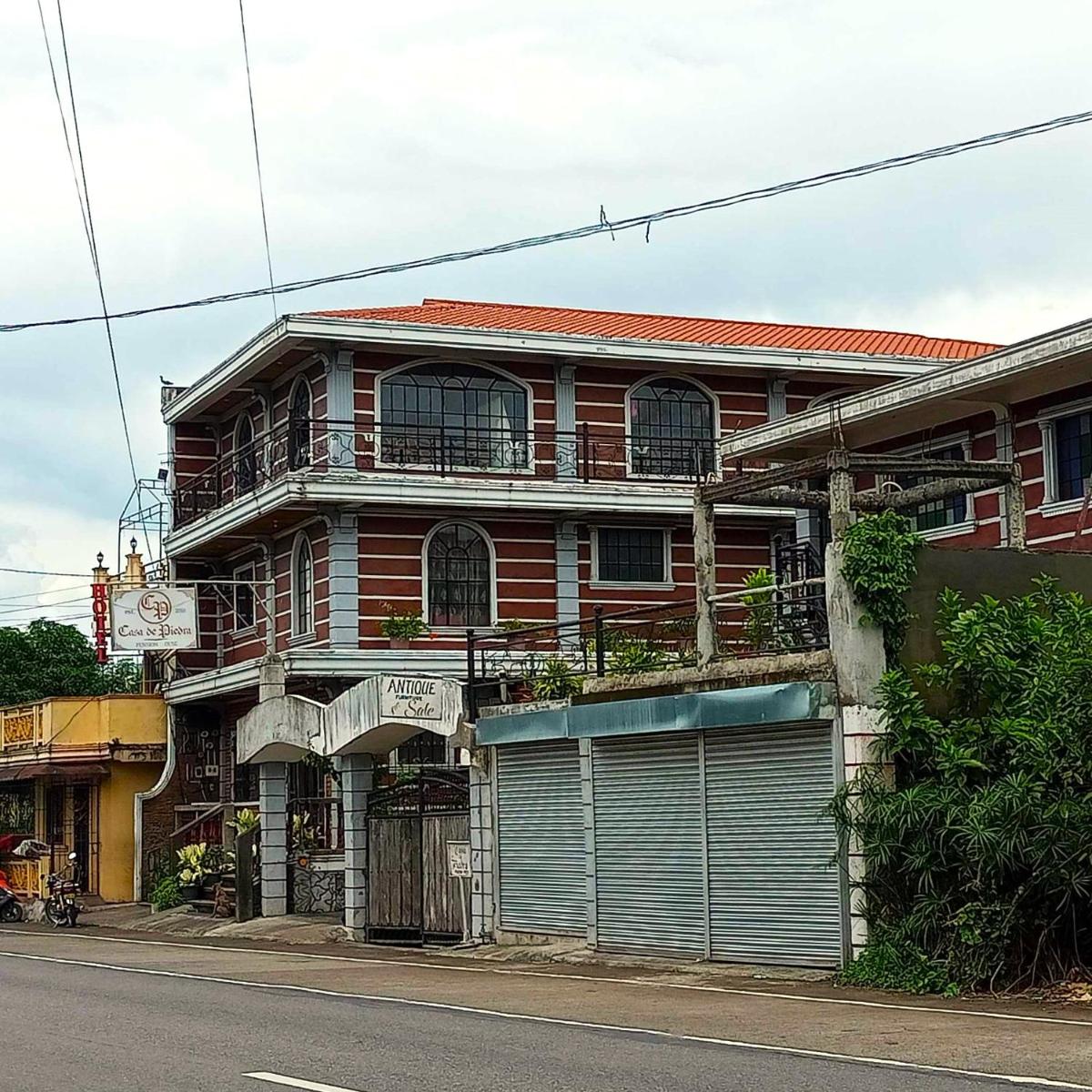 Family Room in Bato, Camarines Sur - Housity
