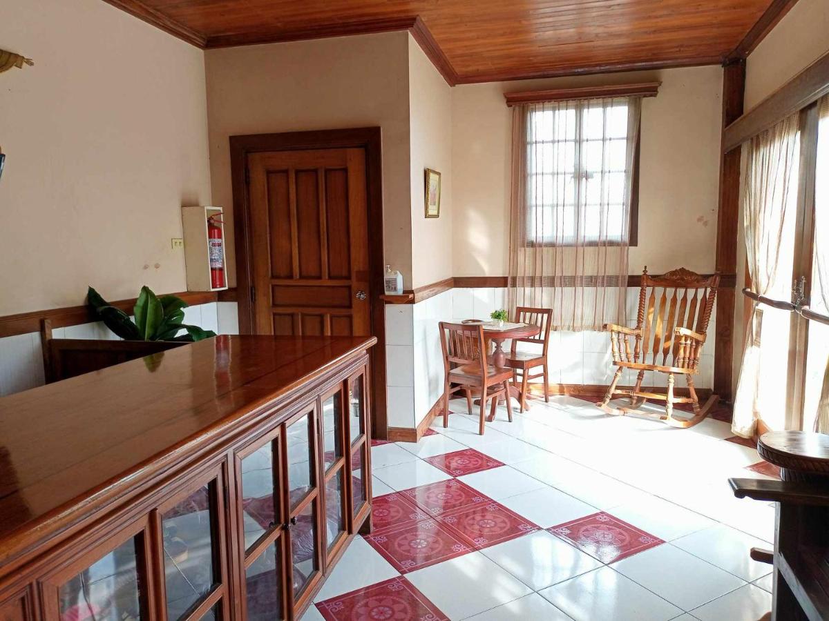 Family Room in Bato, Camarines Sur - Housity