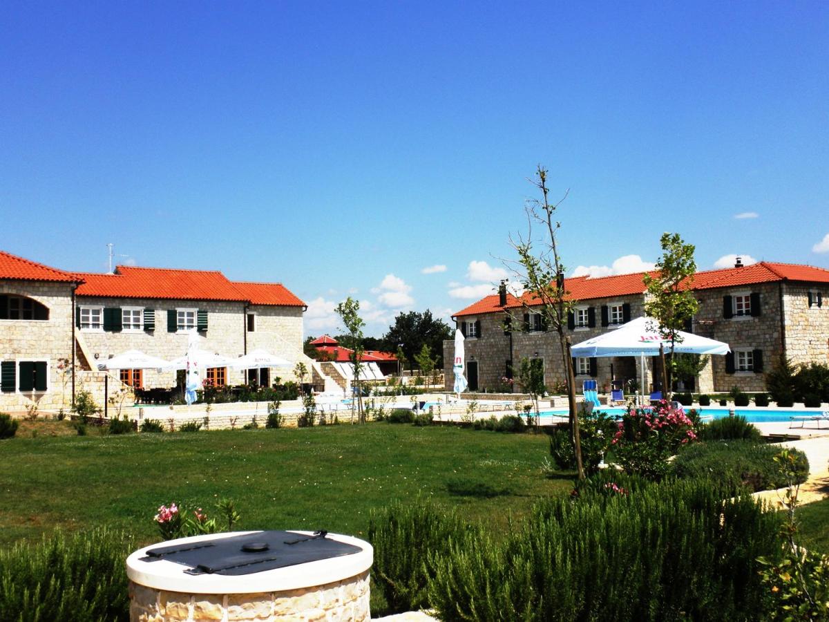 Pansion Skelin - Housity