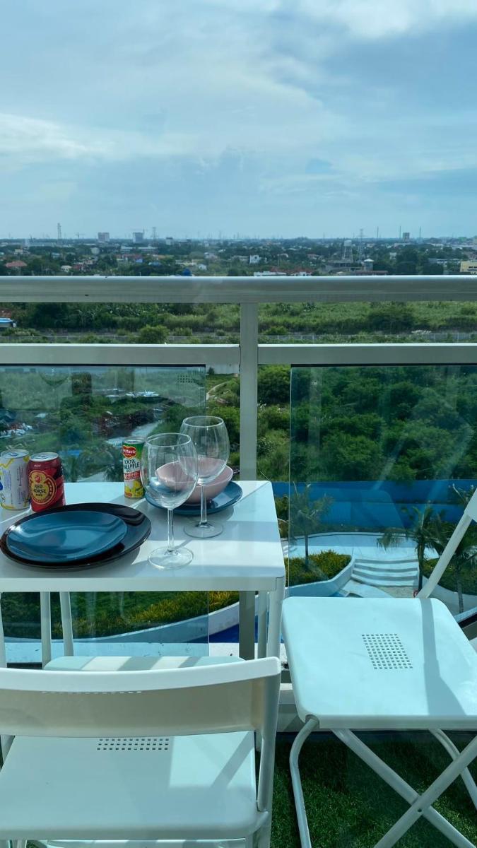 Suitetrails - Two Bedroom - The Bali Corner at Azure North