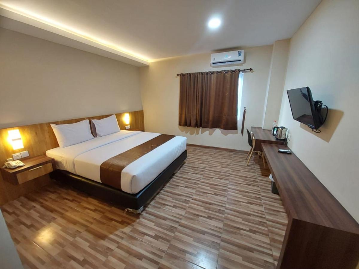 T HOTEL KUALANAMU - Housity