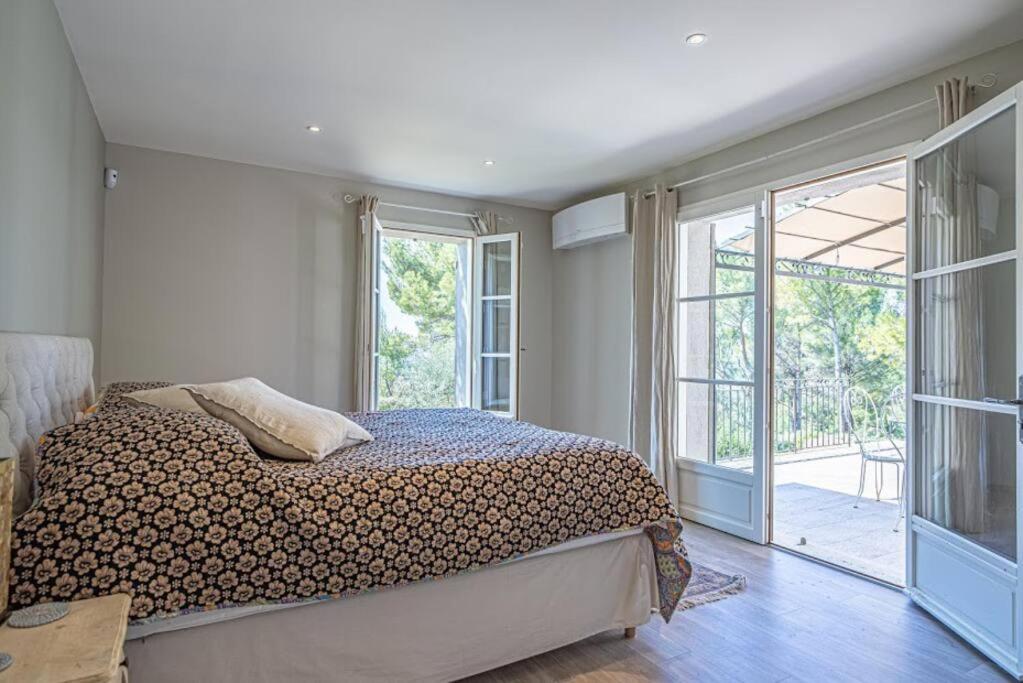 Villa des Fontaines luxury family home with pool - Housity