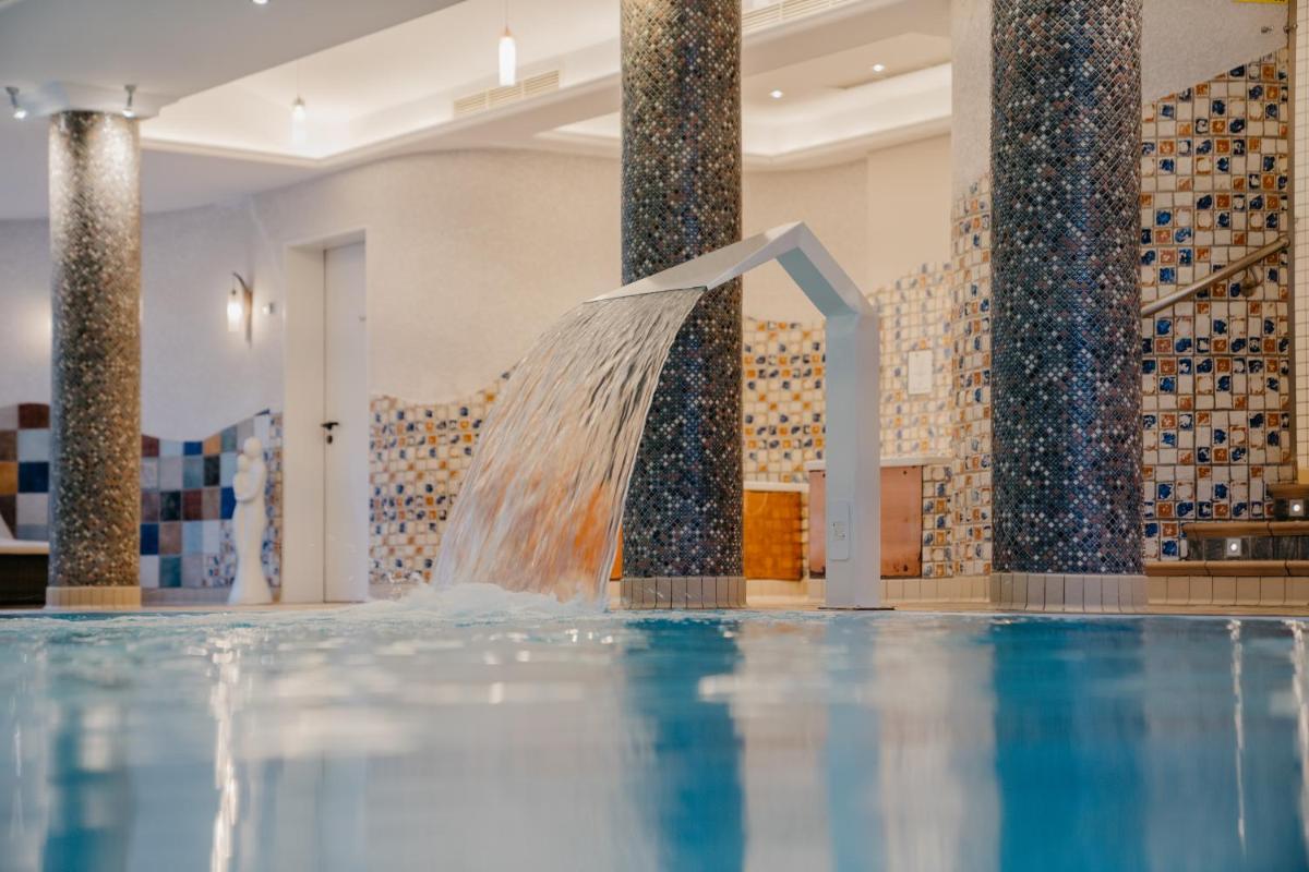 Hotel Waldkrug - Housity