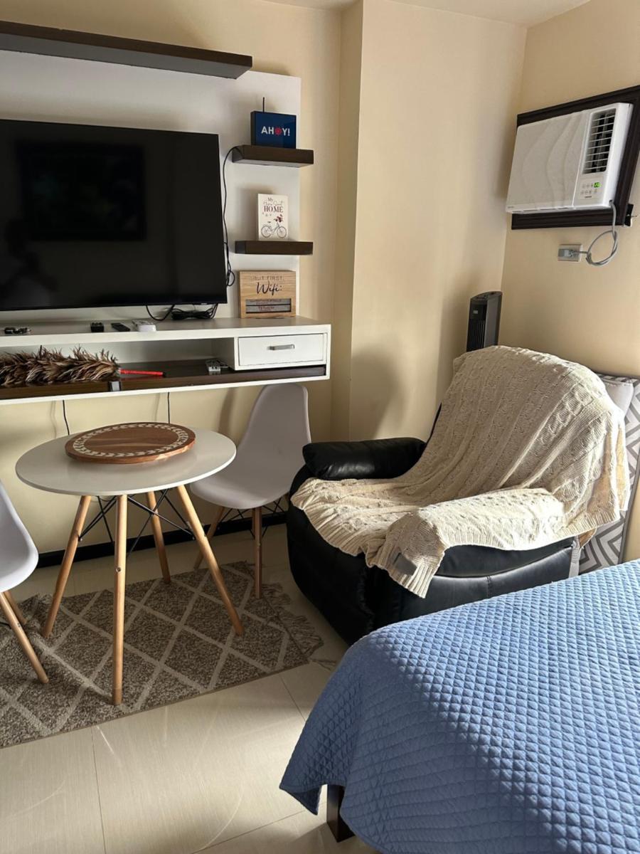 Best Value Q Condo Radiance29S near Airport, Casinos, Star City, MOA, PICC, Harbour Square, Dolomite Beach - Housity