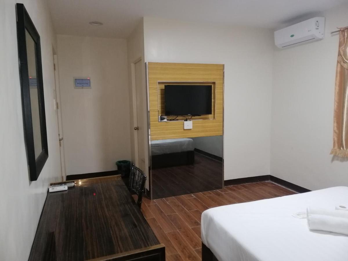 Meaco Royal Hotel - Biñan Laguna - Housity