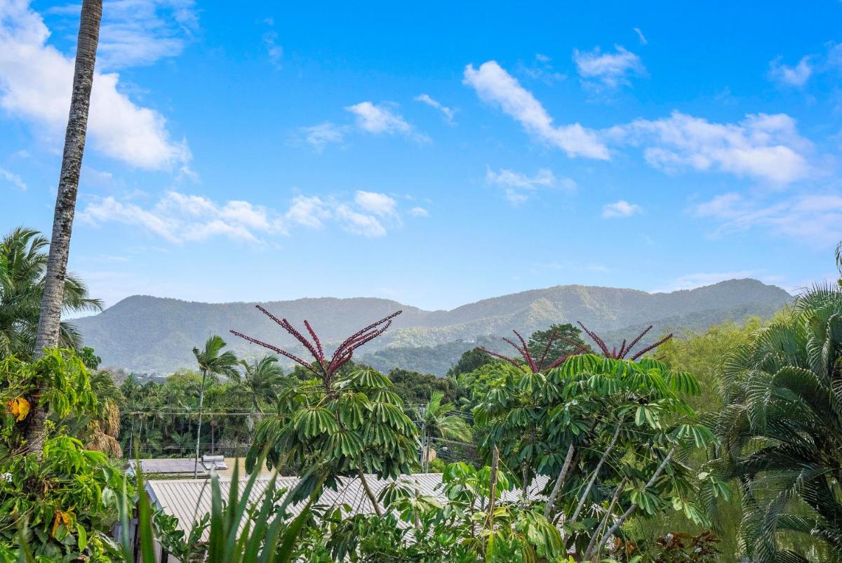 Deco View Family Oasis in Cairns - Housity