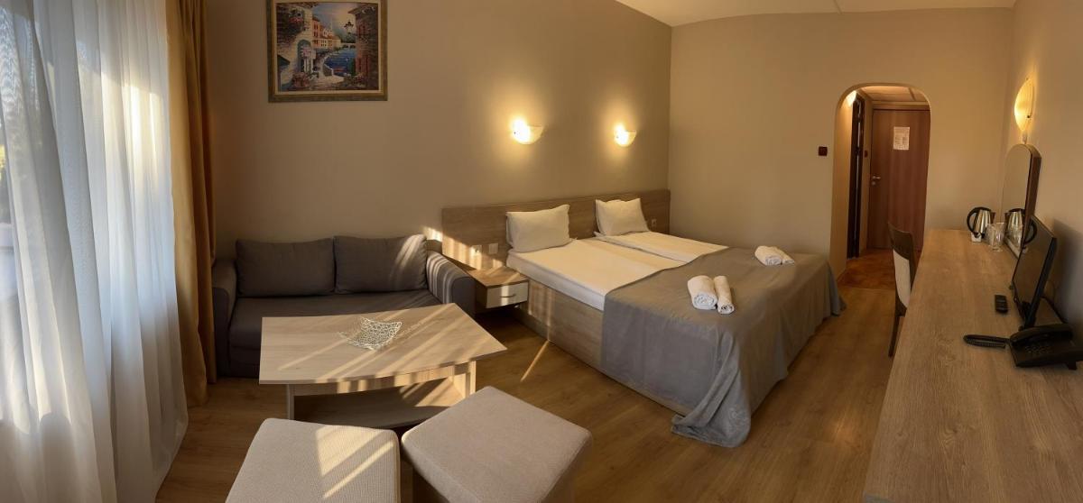 Room in BB - Hotel Moura Double Room - Housity