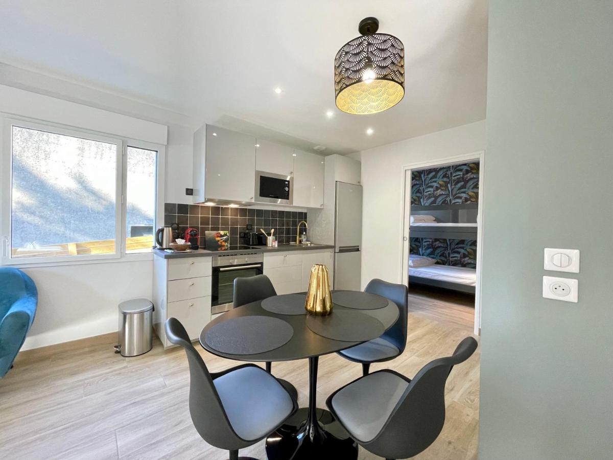 Cuisine ou kitchenette dans l'établissement Villa Elisa M