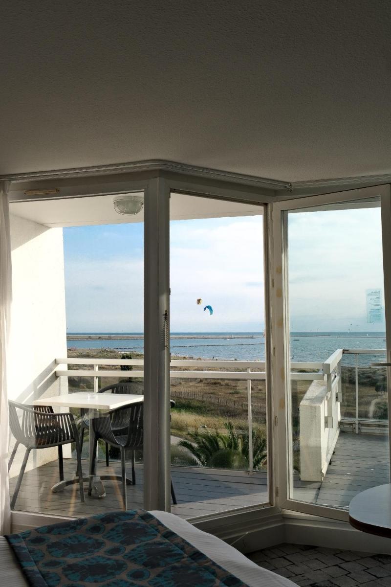 Vue générale sur la mer ou vue sur la mer prise depuis l'hôtel
