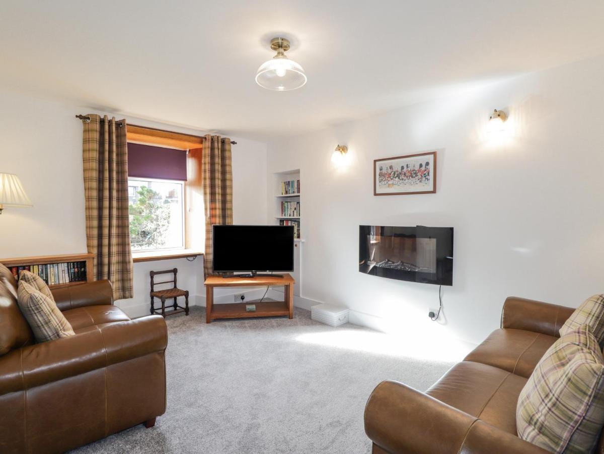 19 Reidhaven Street - Housity