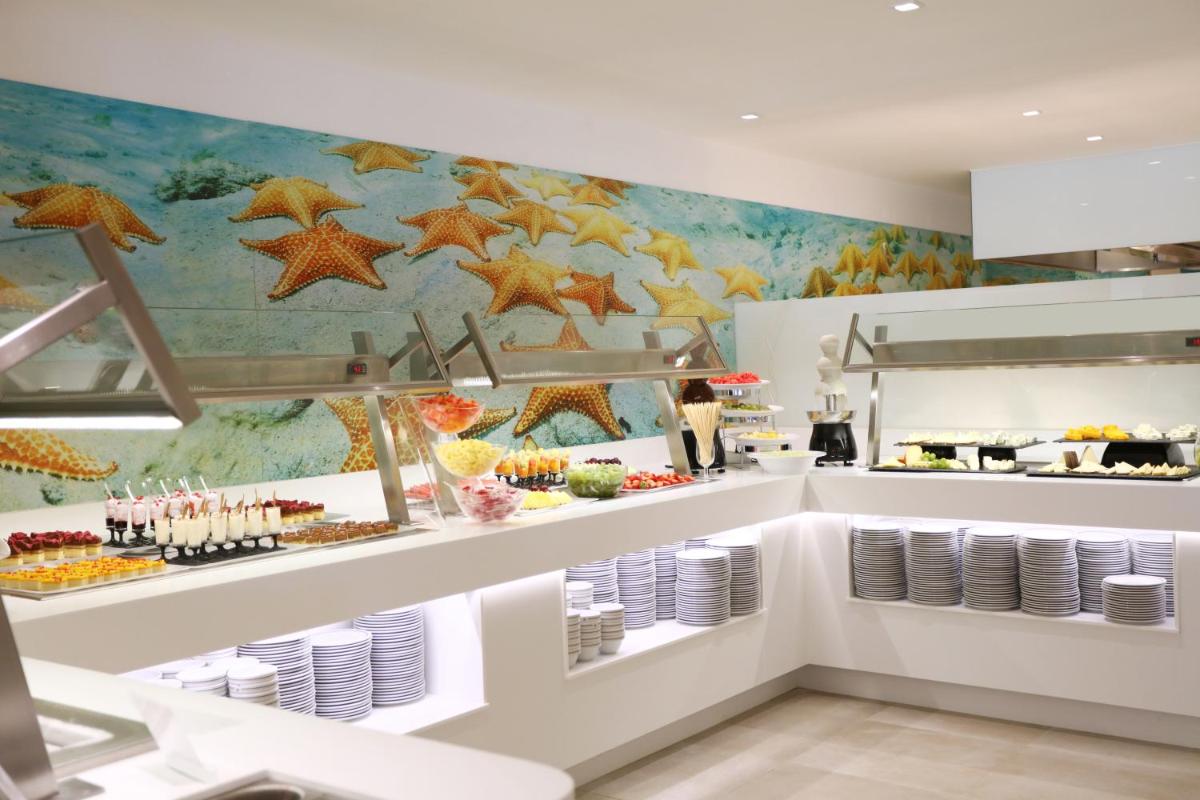 Comida en o cerca de este hotel