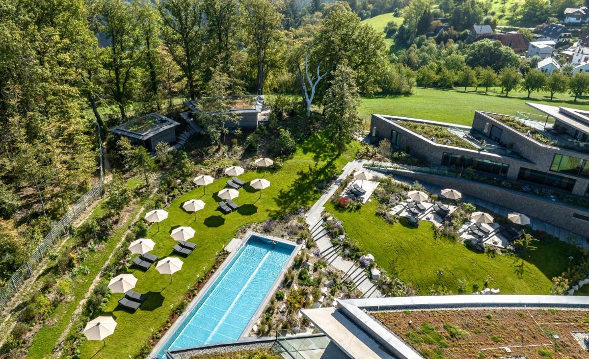 Der Swimmingpool an oder in der Nähe von Luisenhöhe - Gesundheitsresort Schwarzwald