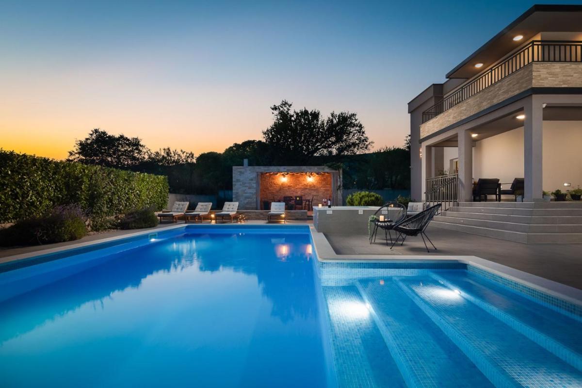 Villa Salvador villa in Dicmo, private pool - Housity