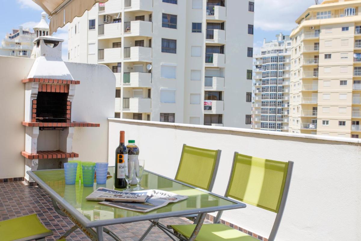 By the beach, duplex apartment. Armacao - Portugal - Housity