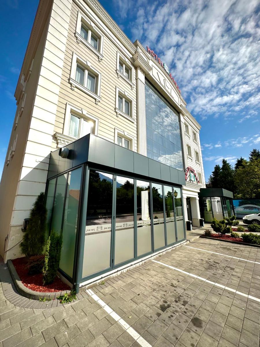 Hotel Borea - Housity