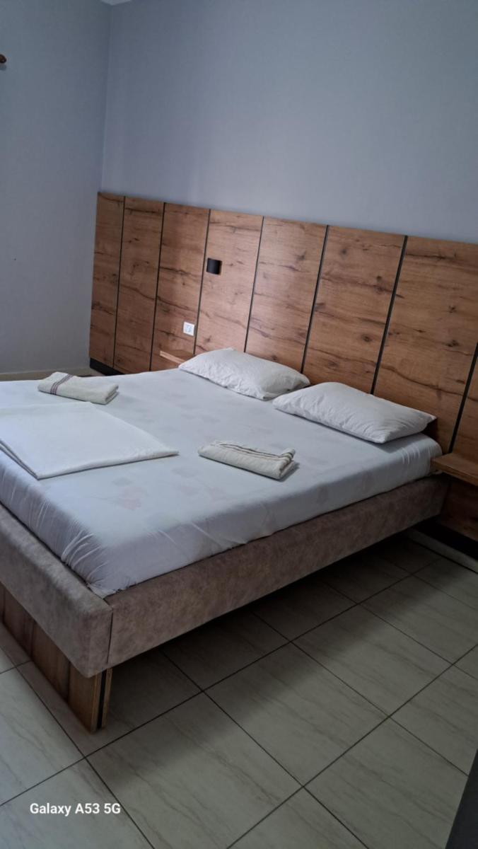 Hotel Marigona - Housity