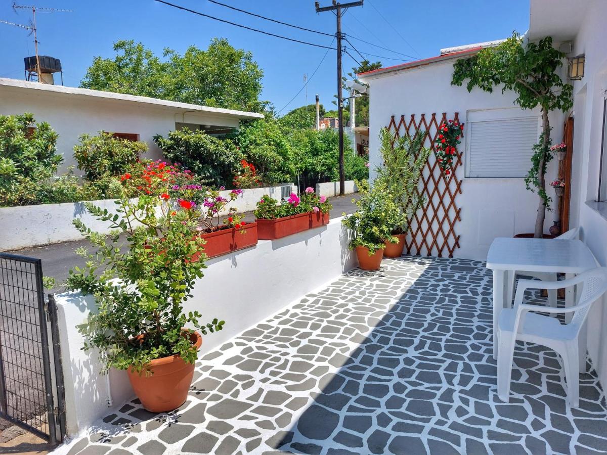 Eva's House, Cozy Apartment in Traditional Village - Housity