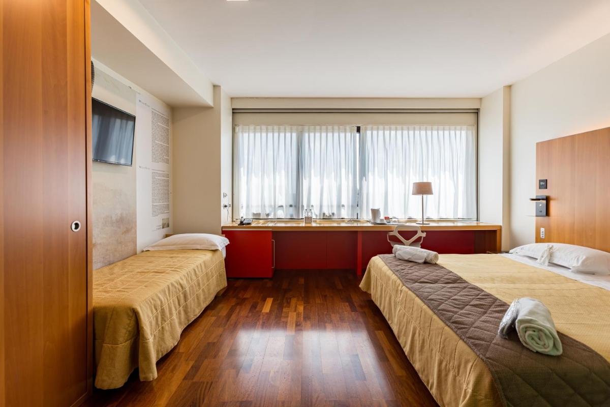 NEW IPOINT HOTEL - Housity