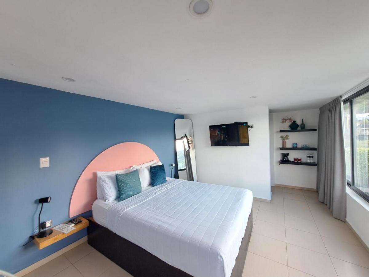 Cardedeu Hotel Lago de Coatepeque - Housity