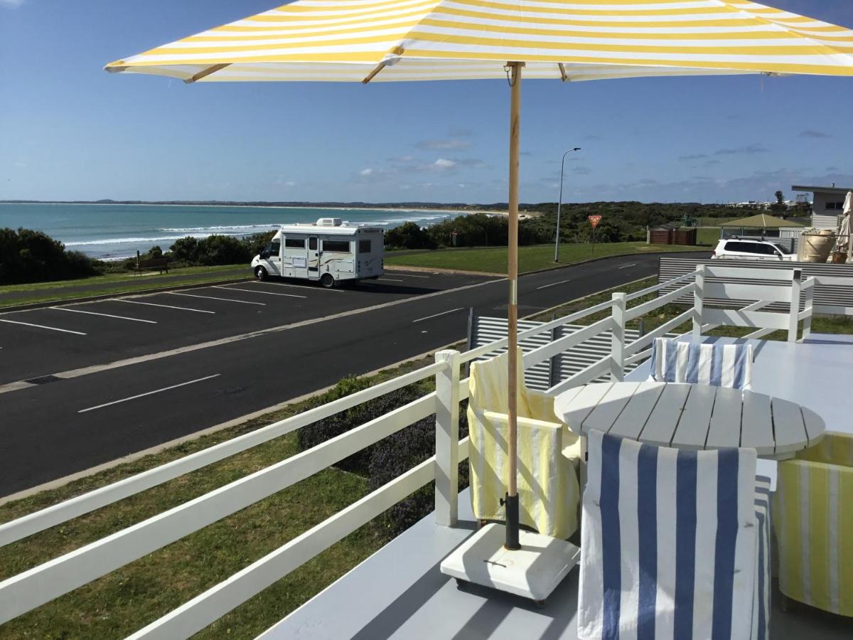 Iluka Beach House,Robe- stunning ocean views. - Housity