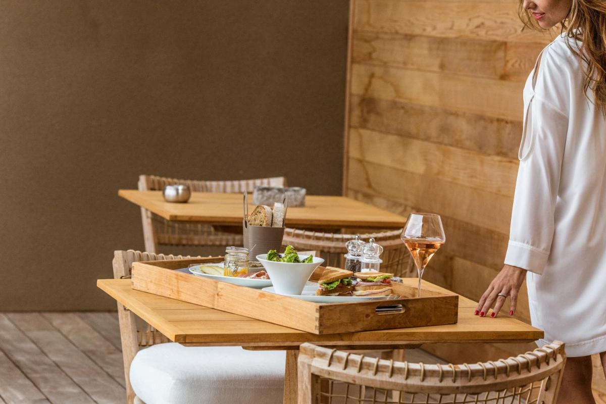 Nourriture dans l'hôtel ou à proximité