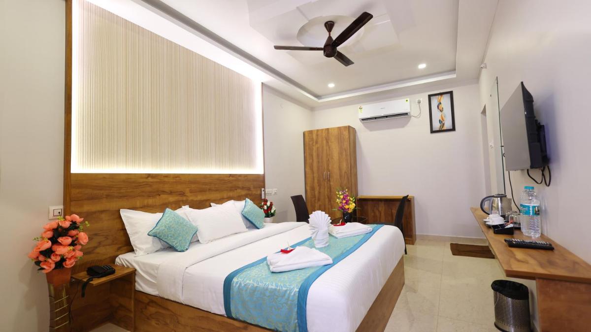 Hotel Grand Square - Housity