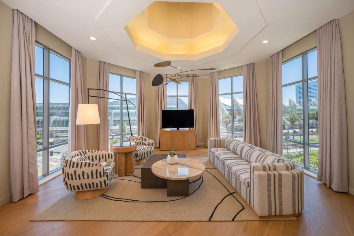 Hilton San Diego Gaslamp Quarter - Housity