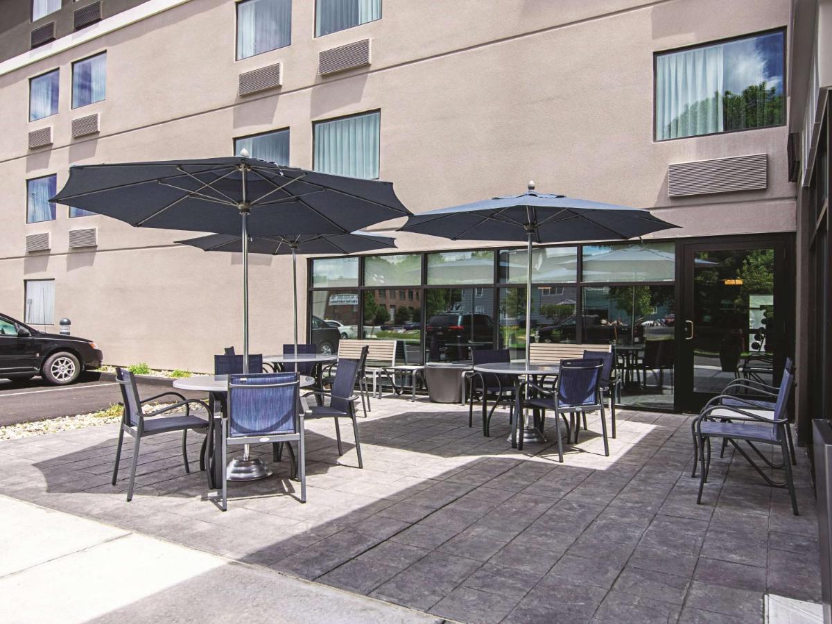 La Quinta by Wyndham Portland - Housity