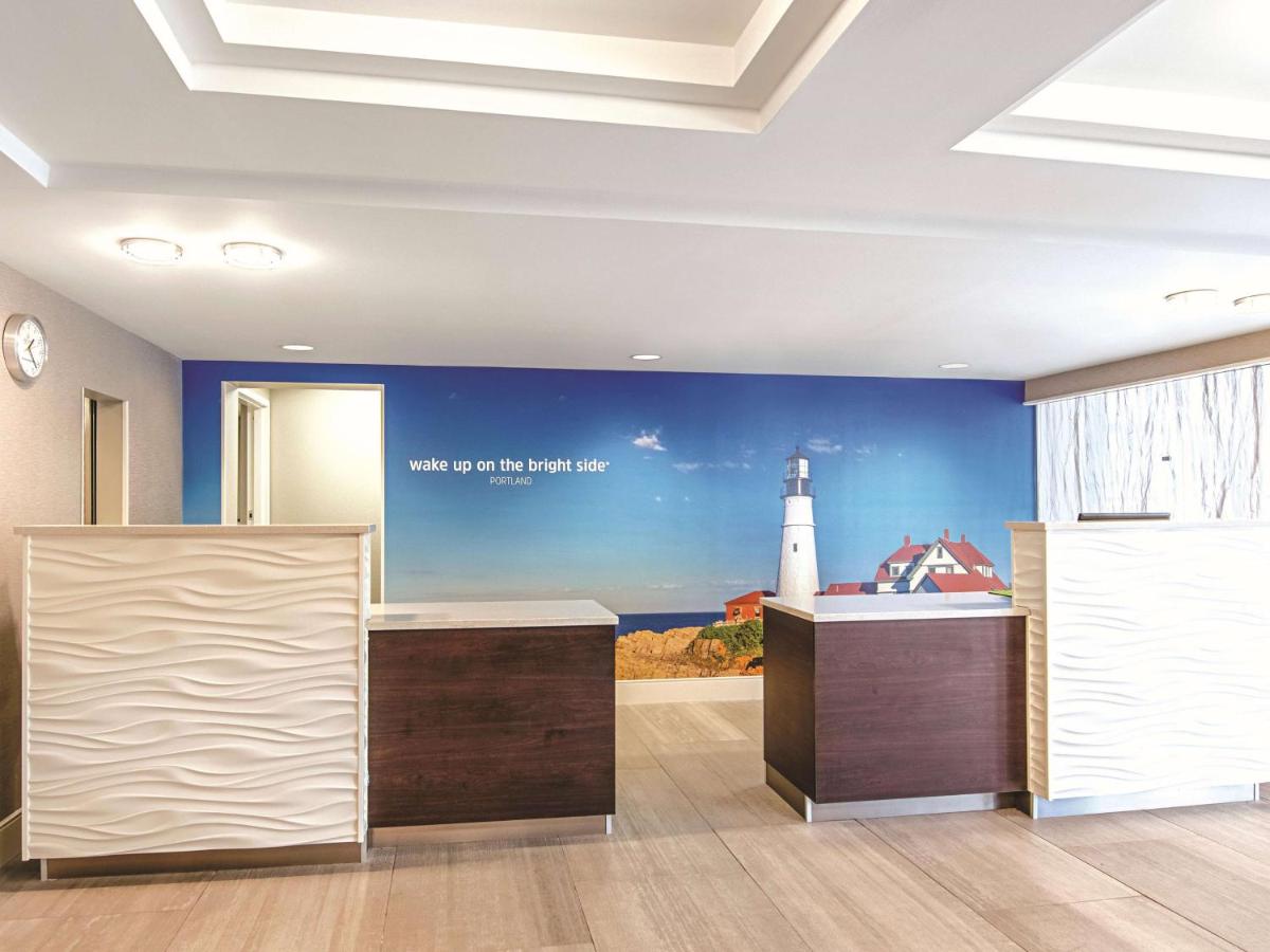 La Quinta by Wyndham Portland - Housity
