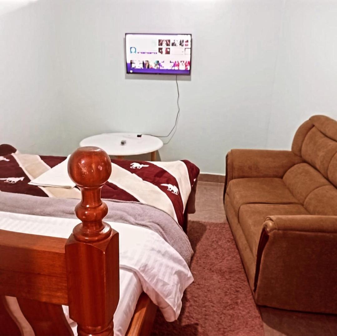 Suitetrails - Cosy studio apartment bnb in thika town